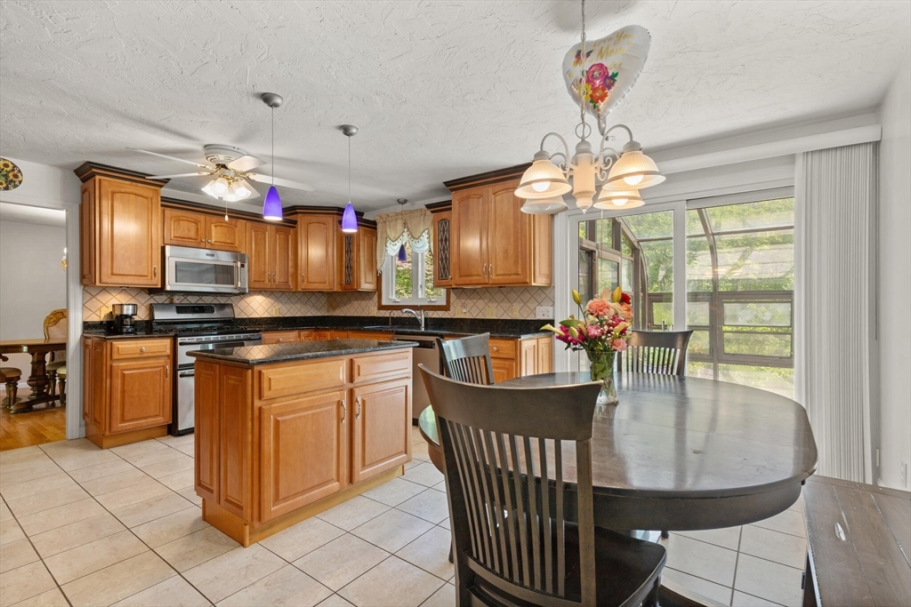 12 Queens Circle Sharon, MA 02067 - Photo 24 of 42