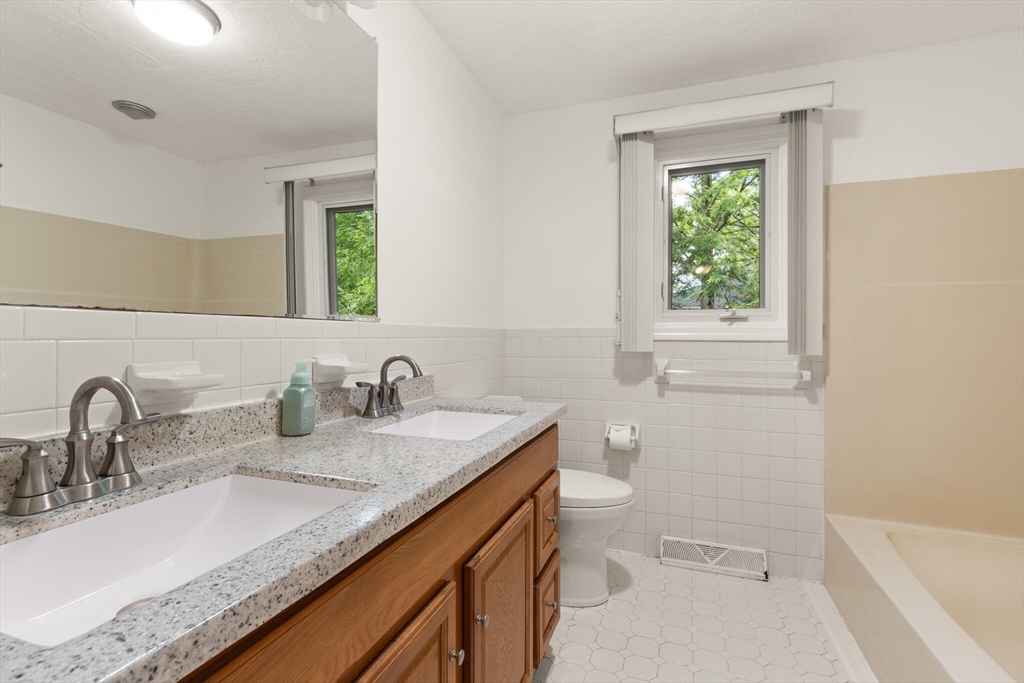 12 Queens Circle Sharon, MA 02067 - Photo 27 of 42