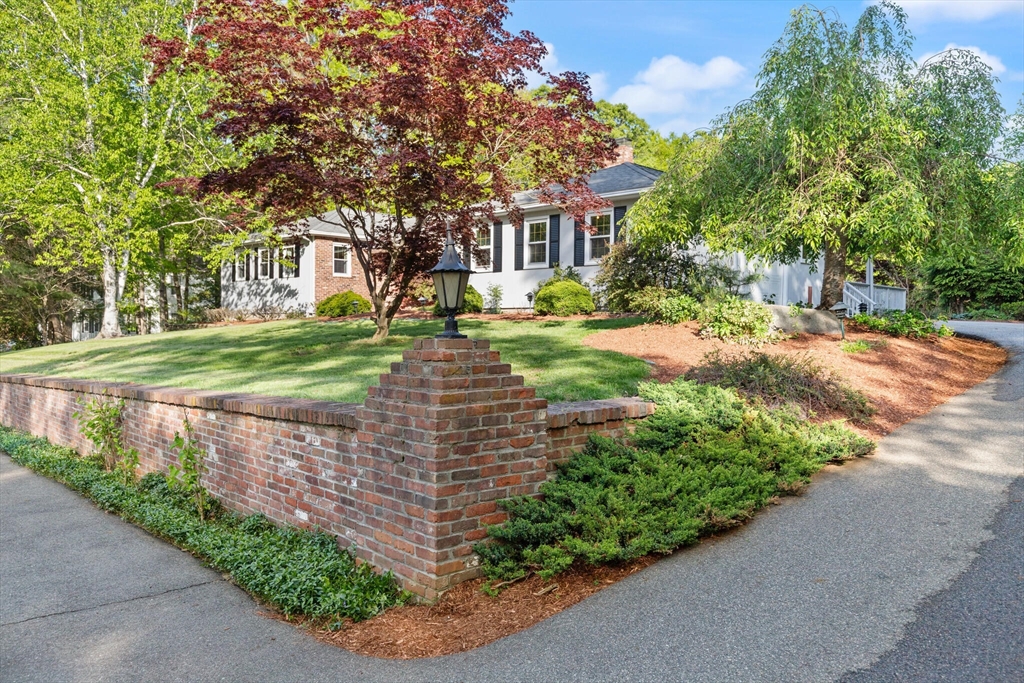 12 Queens Circle Sharon, MA 02067 - Photo 6 of 42