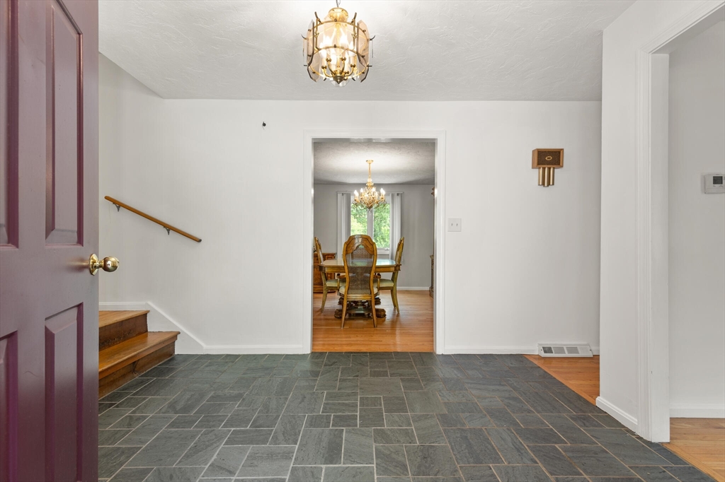 12 Queens Circle Sharon, MA 02067 - Photo 9 of 42