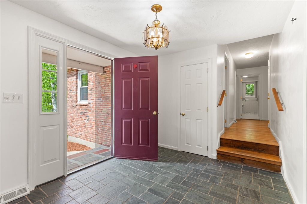 12 Queens Circle Sharon, MA 02067 - Photo 10 of 42