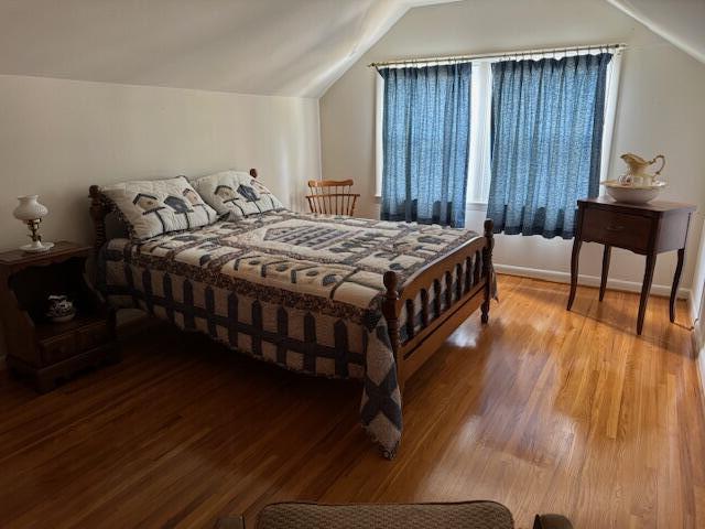 704 Kingston Road Lexington, KY 40505 - Photo 13 of 17 2nd floor bedroom (2)
