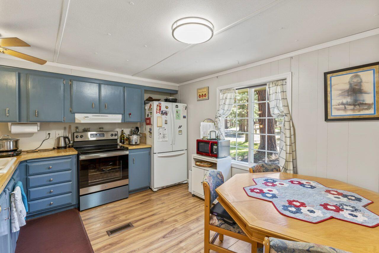 14698 Bluegrass Loop Sisters, OR 97759 - Photo 22 of 38 DSC00656