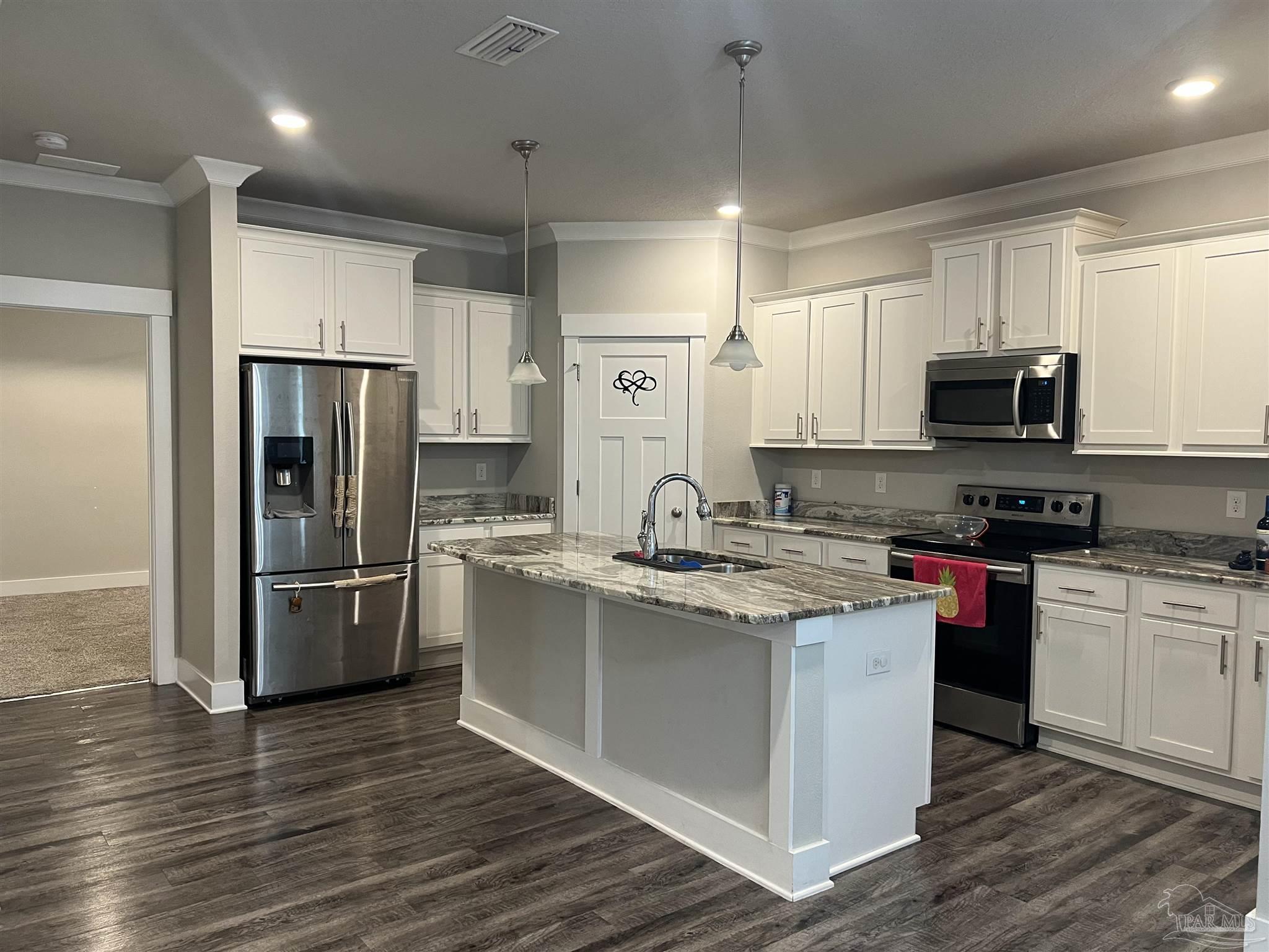 2704 Woodman Loop Cantonment, FL 32533 - Photo 5 of 44