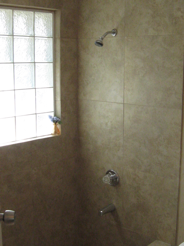 7 West Wagoner Road Phoenix, AZ 85023 - Photo 8 of 16 Master shower w/ tile surrounds
