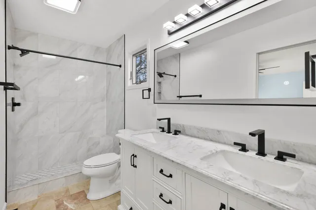 $381,900 | 679 West Main Street, Evansville, WI 53536