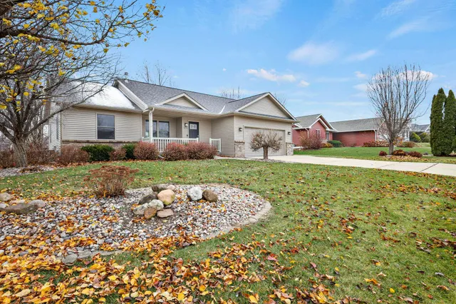 $381,900 | 679 West Main Street, Evansville, WI 53536