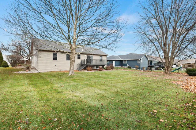 $381,900 | 679 West Main Street, Evansville, WI 53536