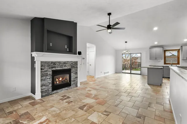 $381,900 | 679 West Main Street, Evansville, WI 53536