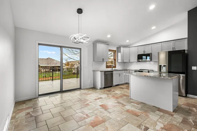 $381,900 | 679 West Main Street, Evansville, WI 53536