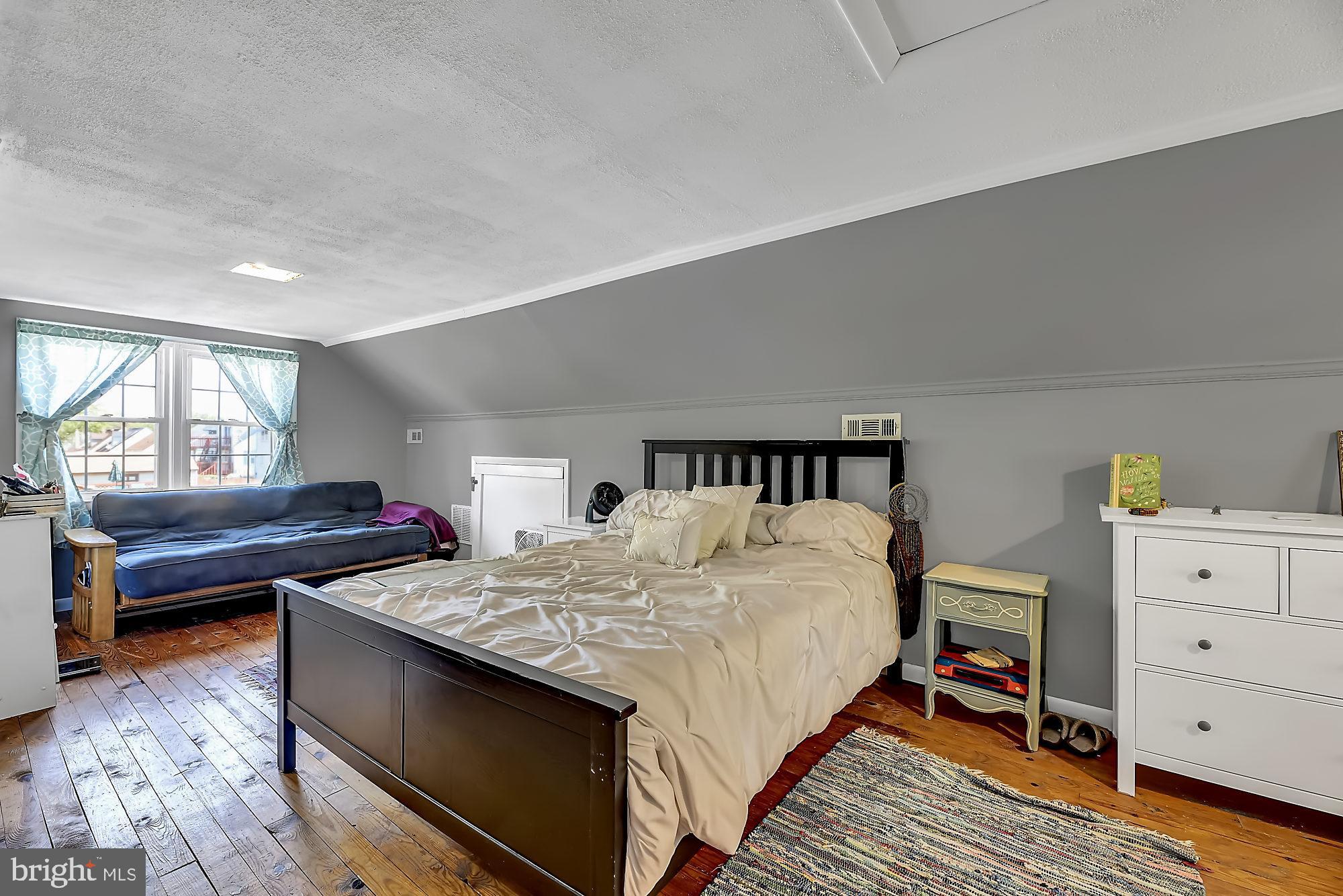 5903 Meadow Road Baltimore, MD 21206 - Photo 26 of 38 Masterbedroom Suite