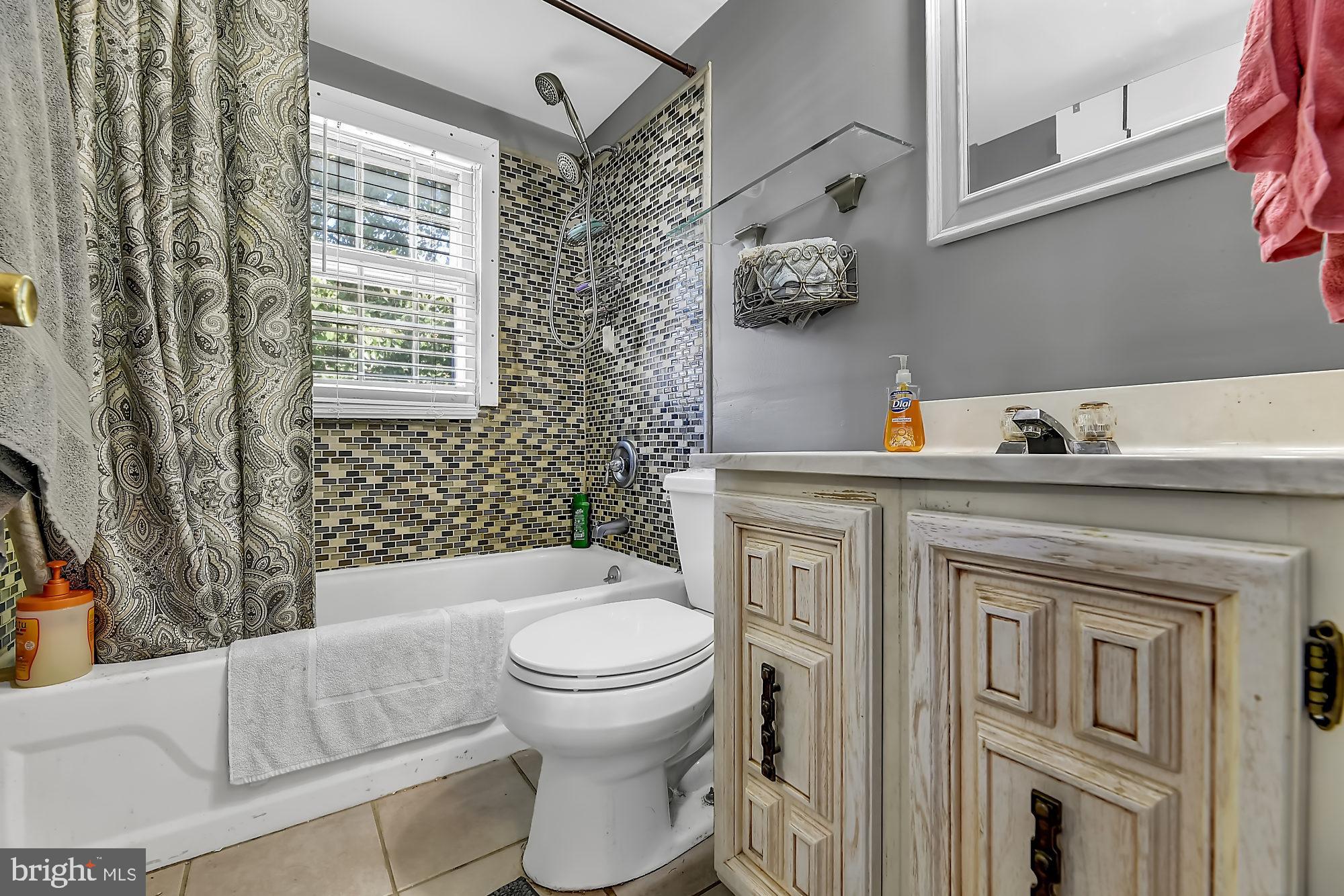 5903 Meadow Road Baltimore, MD 21206 - Photo 28 of 38 Private Masterbath
