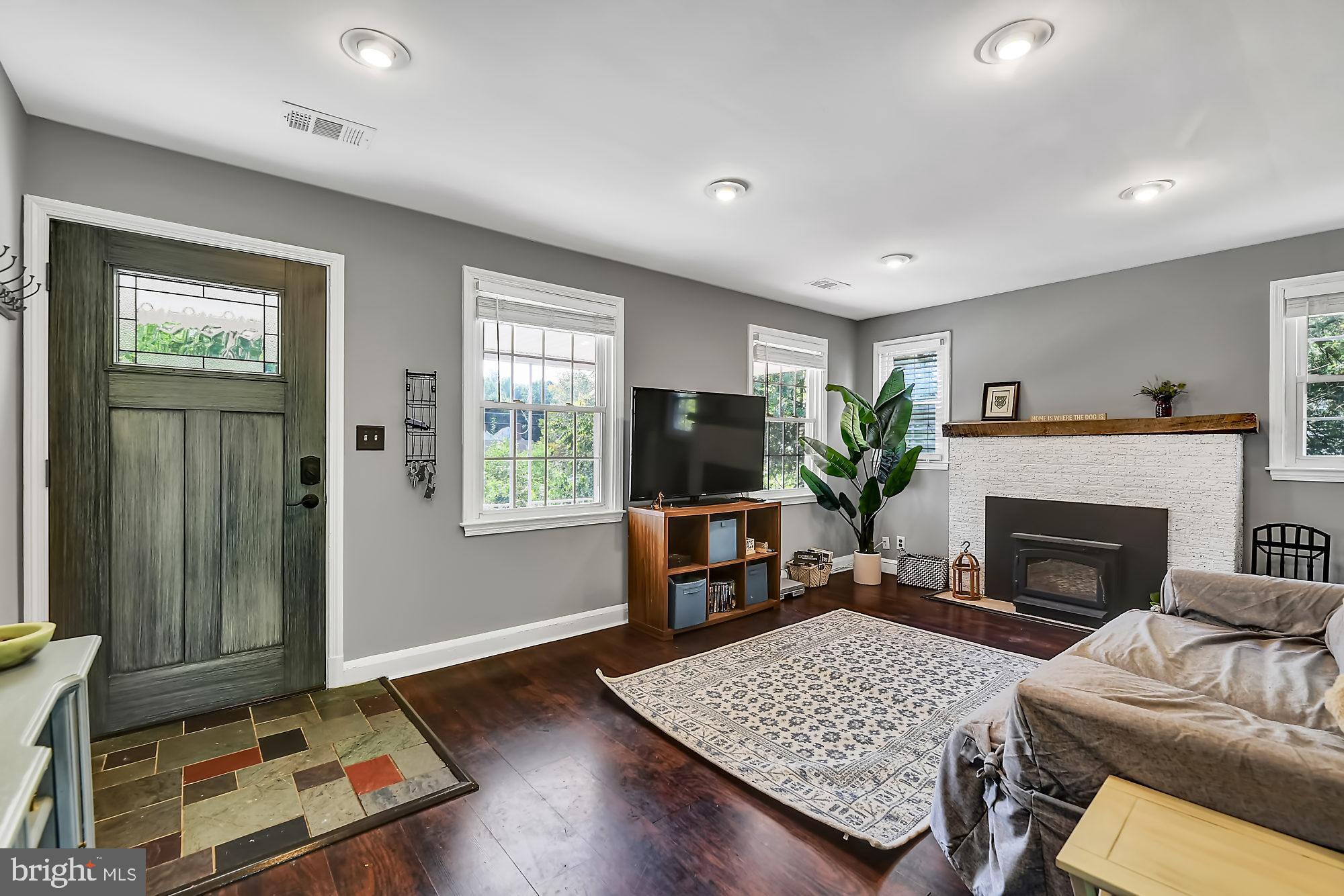 5903 Meadow Road Baltimore, MD 21206 - Photo 8 of 38 Living Room with Recessed Lights