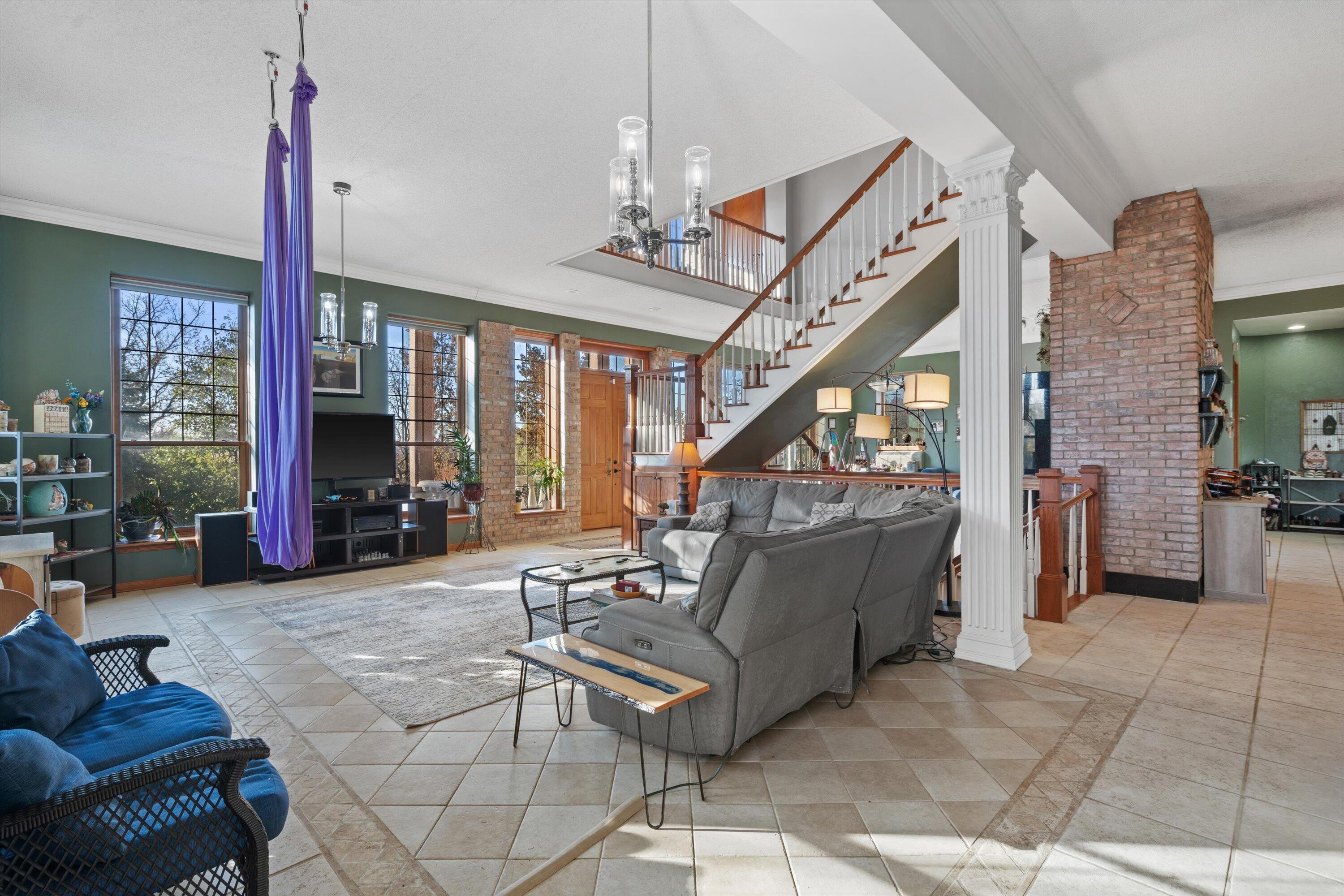 N44W25902 Lindsay Road Pewaukee, WI 53072 - Photo 16 of 92 Expansive Living Area