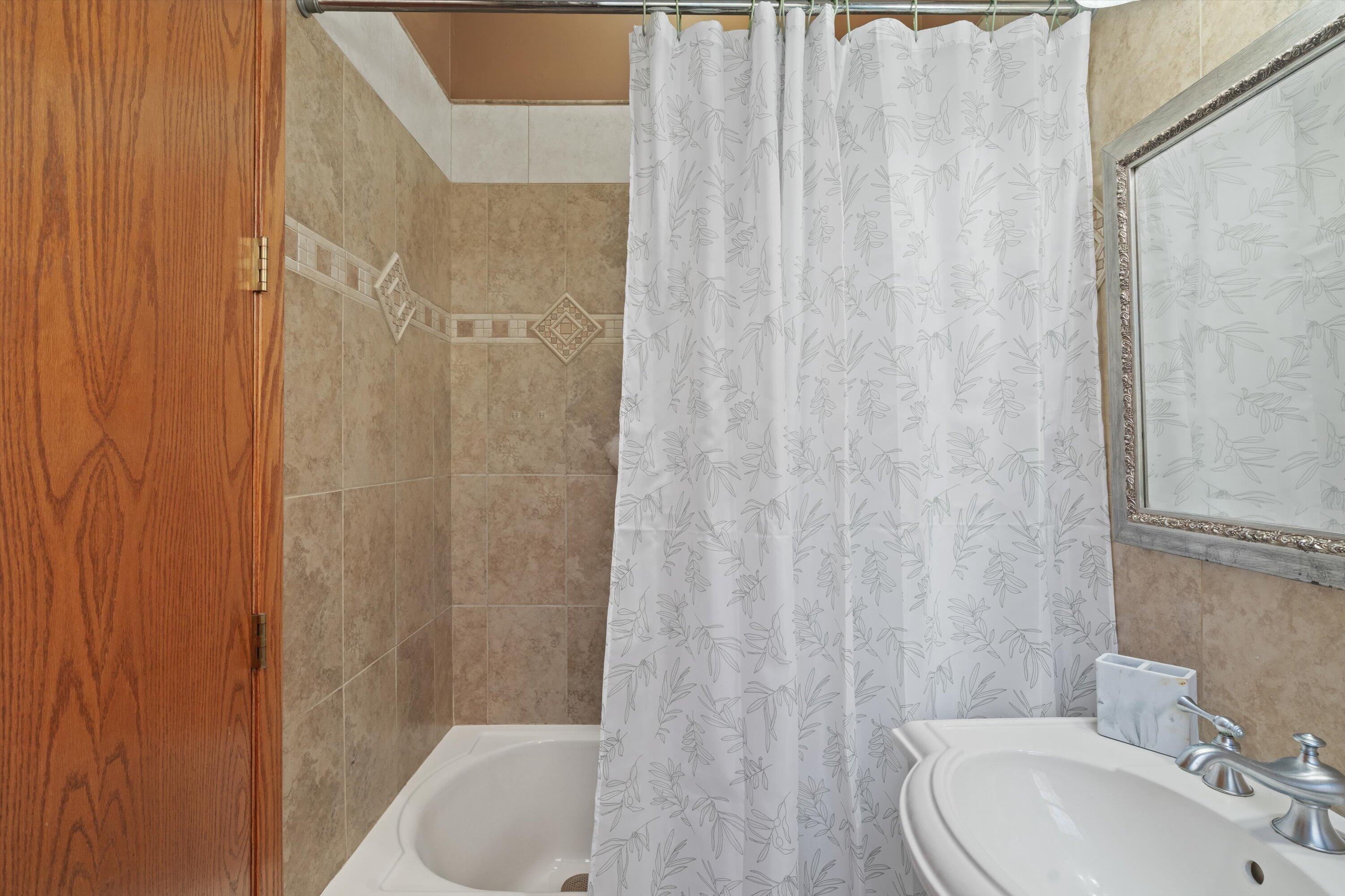 N44W25902 Lindsay Road Pewaukee, WI 53072 - Photo 28 of 92 Beautiful Custom Tile Work