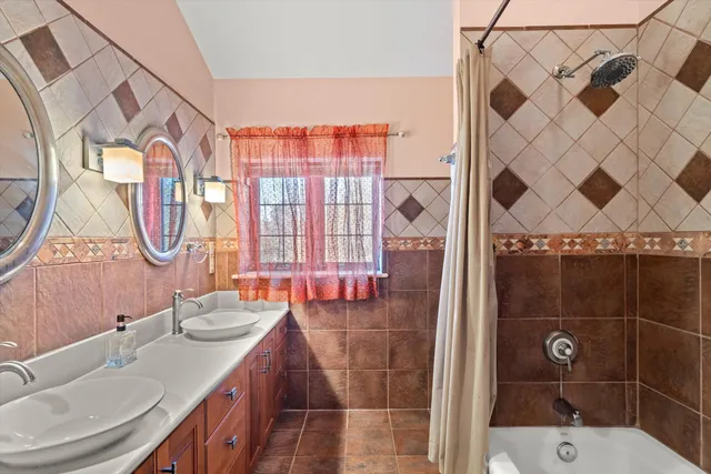 $1,350,000 | N44W25902 Lindsay Road, Pewaukee, WI 53072