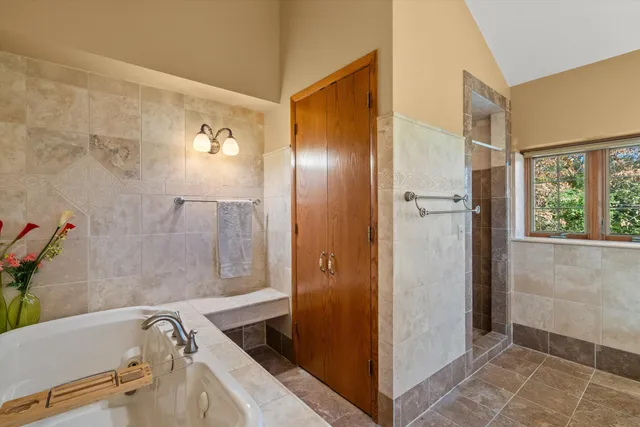 $1,350,000 | N44W25902 Lindsay Road, Pewaukee, WI 53072