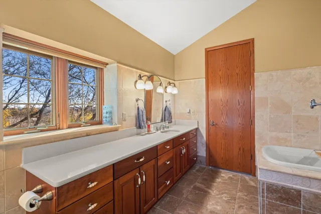 $1,350,000 | N44W25902 Lindsay Road, Pewaukee, WI 53072