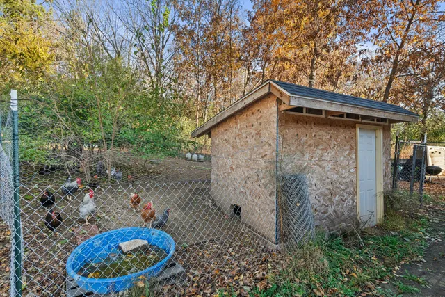 $1,350,000 | N44W25902 Lindsay Road, Pewaukee, WI 53072