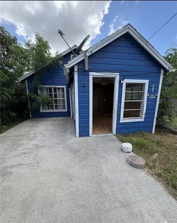 $49,000 | 208 North Libertad Street, Weslaco, TX 78596