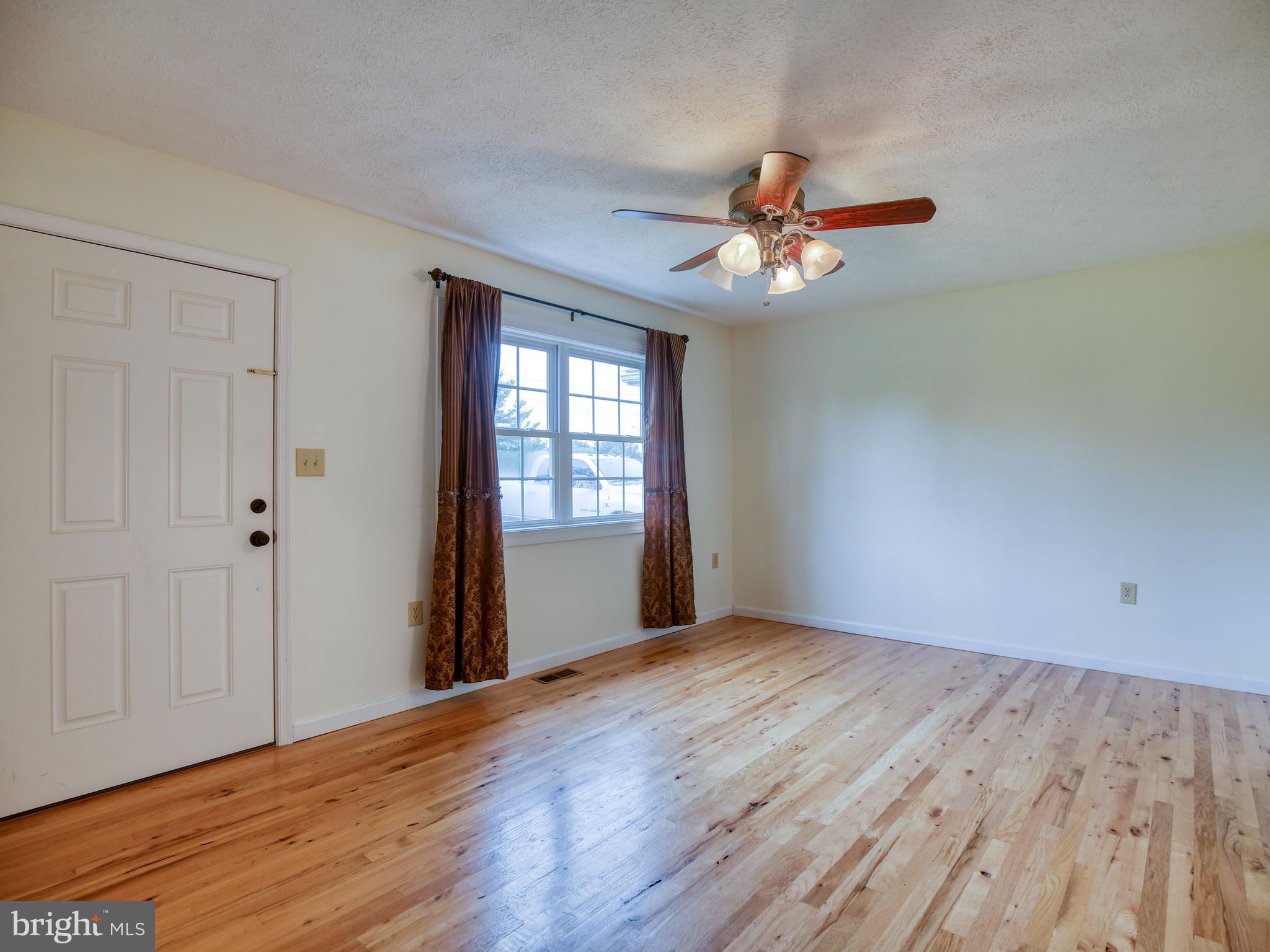 1029 Rest Church Road Clear Brook, VA 22624 - Photo 13 of 31 Living room