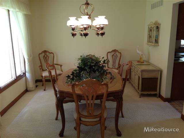 15274 Roxbury Circle Macomb, MI 48044 - Photo 10 of 22 31152921-9.JPG