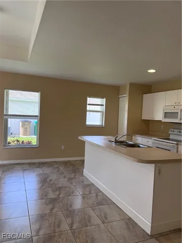 $1,700 | Undisclosed Address, Cape Coral, FL 33914