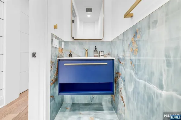 $1,699,995 | 38 Hudson Avenue, Edgewater, NJ 07020