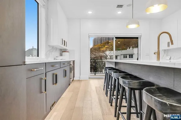 $1,699,995 | 38 Hudson Avenue, Edgewater, NJ 07020