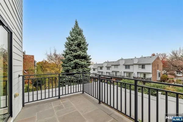 $1,699,995 | 38 Hudson Avenue, Edgewater, NJ 07020