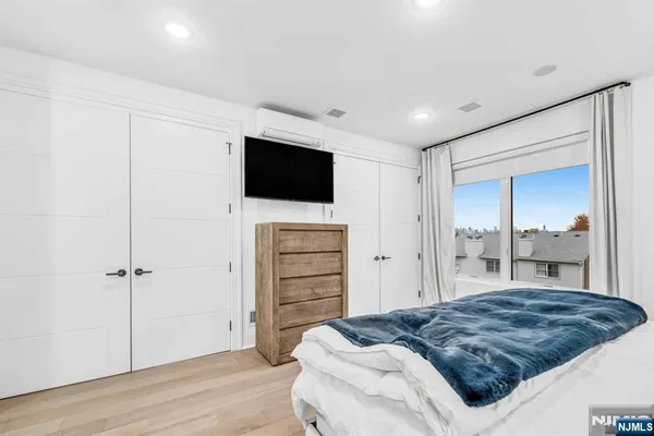 $1,699,995 | 38 Hudson Avenue, Edgewater, NJ 07020