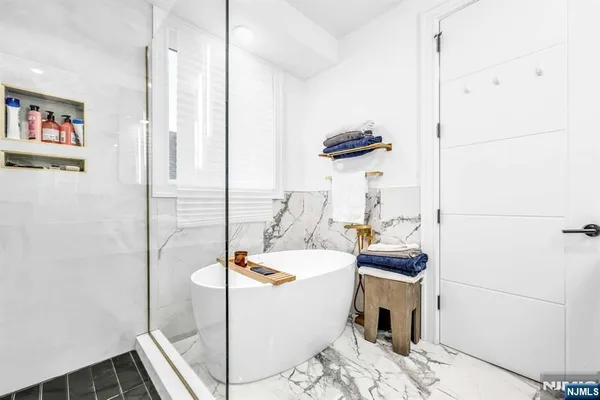 $1,699,995 | 38 Hudson Avenue, Edgewater, NJ 07020