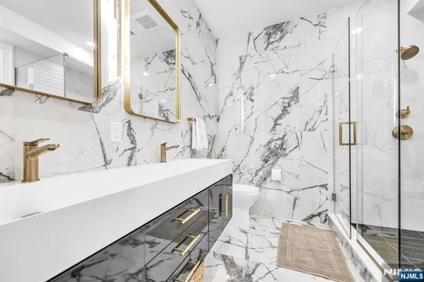 $1,699,995 | 38 Hudson Avenue, Edgewater, NJ 07020