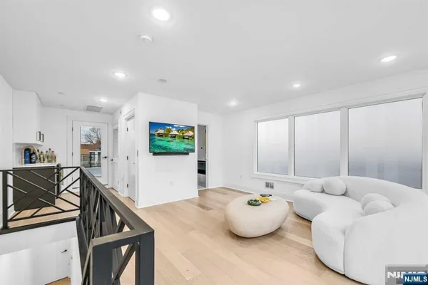 $1,699,995 | 38 Hudson Avenue, Edgewater, NJ 07020