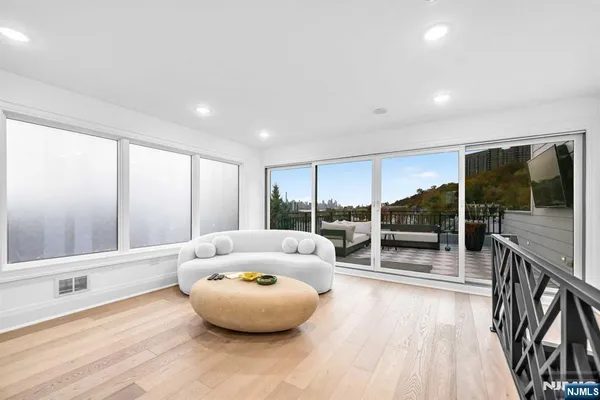 $1,699,995 | 38 Hudson Avenue, Edgewater, NJ 07020