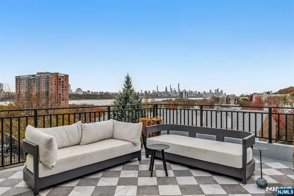 $1,699,995 | 38 Hudson Avenue, Edgewater, NJ 07020