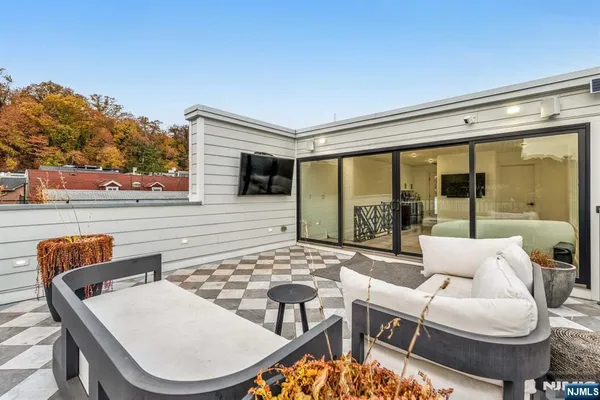 $1,699,995 | 38 Hudson Avenue, Edgewater, NJ 07020