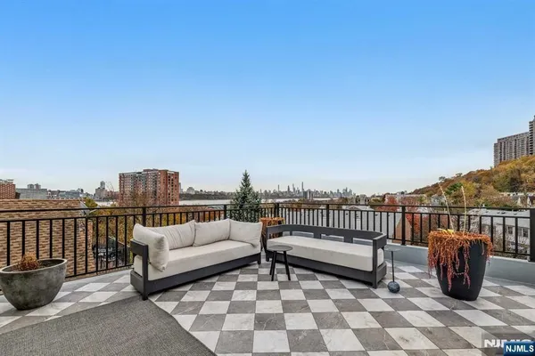 $1,699,995 | 38 Hudson Avenue, Edgewater, NJ 07020