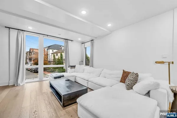 $1,699,995 | 38 Hudson Avenue, Edgewater, NJ 07020