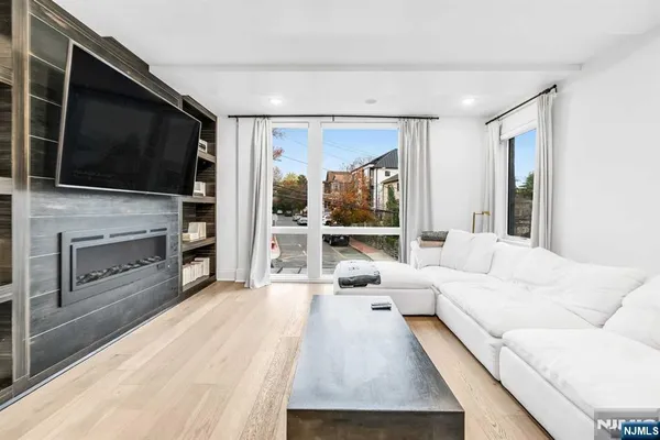 $1,699,995 | 38 Hudson Avenue, Edgewater, NJ 07020