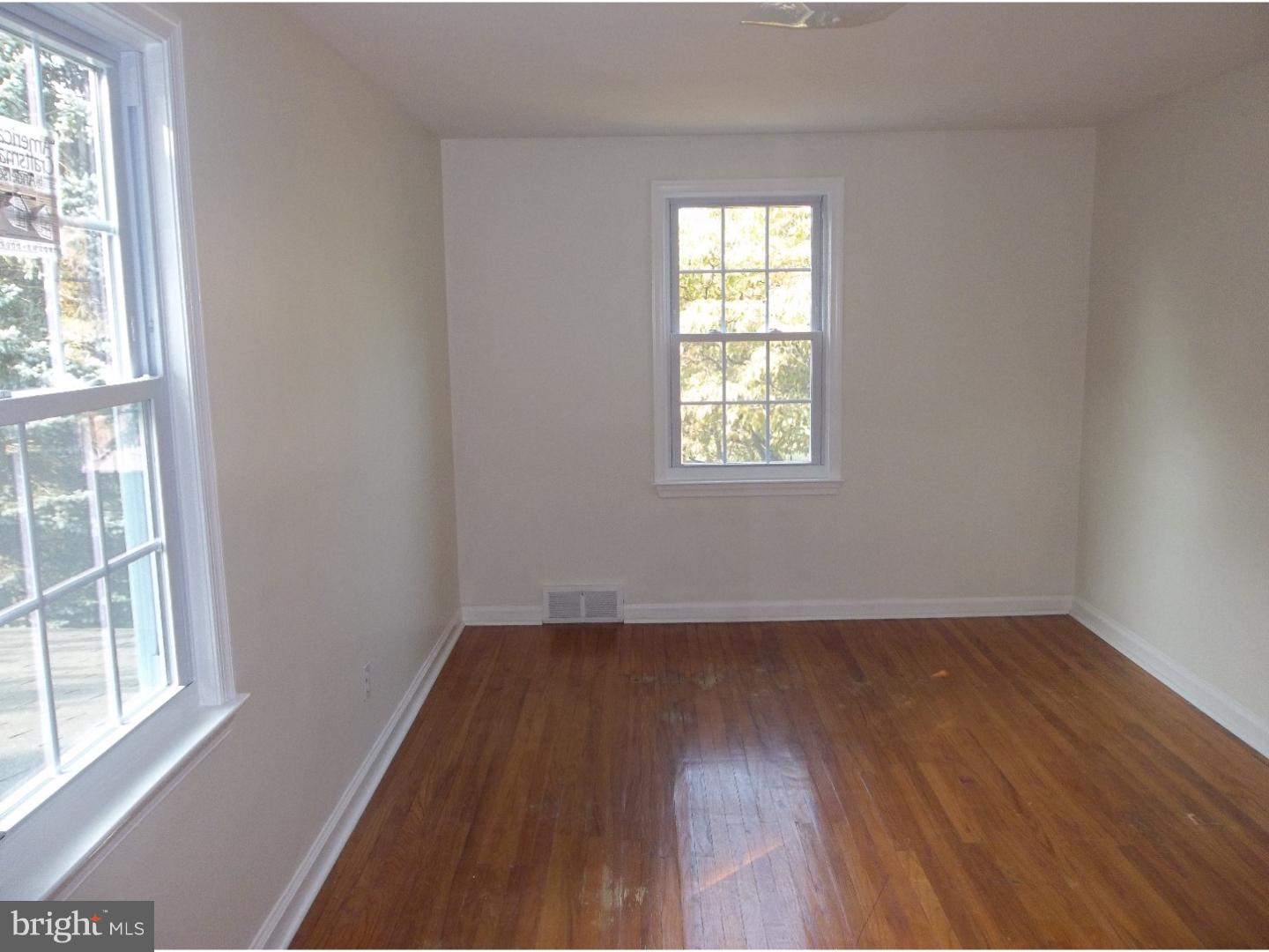 300 Peach Tree Lane Delanco, NJ 08075 - Photo 15 of 25 Bedroom 3