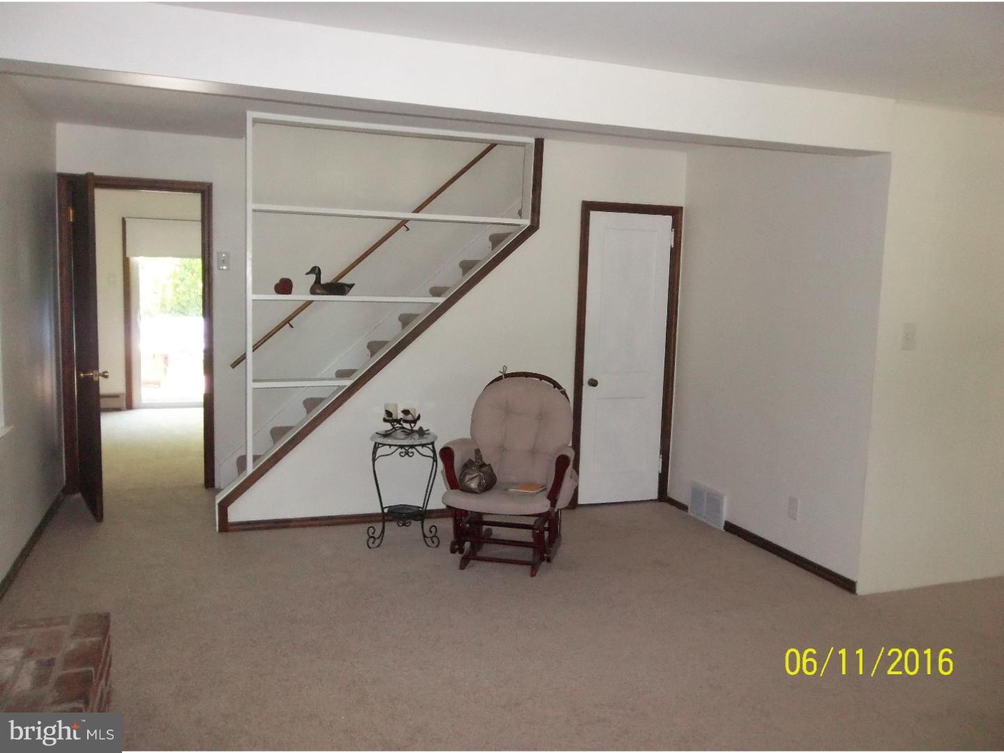 300 Peach Tree Lane Delanco, NJ 08075 - Photo 23 of 25 Living Room