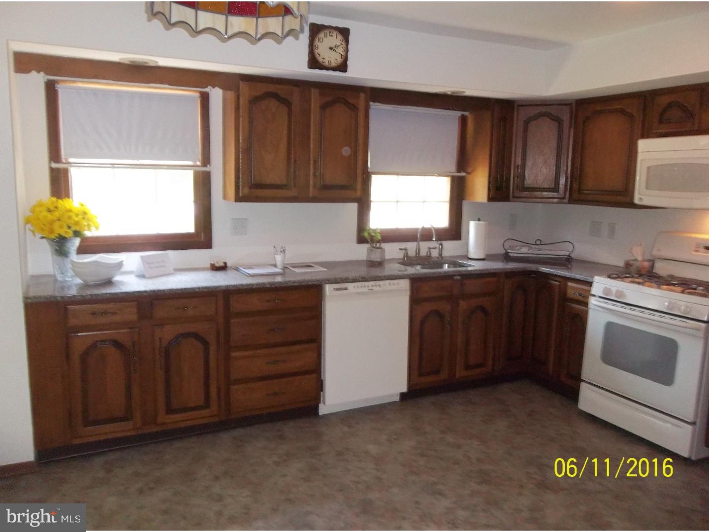300 Peach Tree Lane Delanco, NJ 08075 - Photo 24 of 25 Kitchen