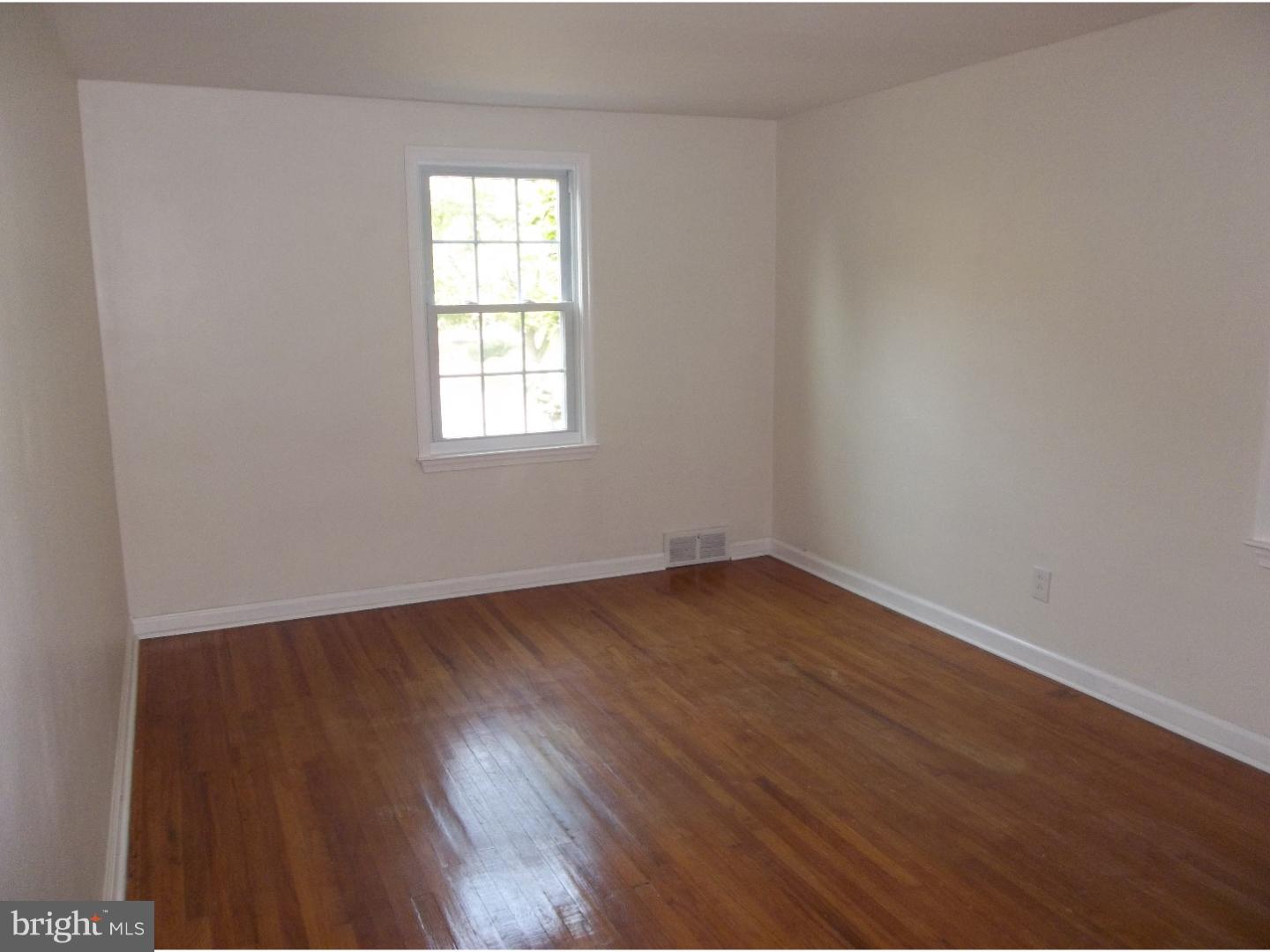 300 Peach Tree Lane Delanco, NJ 08075 - Photo 9 of 25 Bedroom - Main