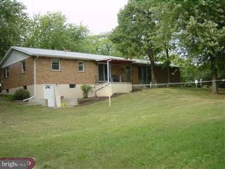 5310 West Hopewell Road Center Valley, PA 18034 - Photo 2 of 4 Gallery Image 2