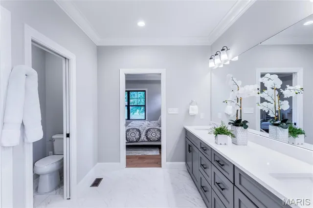 $1,263,965 | 439 Landscape Court, Webster Groves, MO 63119