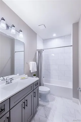 $1,263,965 | 439 Landscape Court, Webster Groves, MO 63119