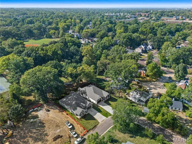 $1,263,965 | 439 Landscape Court, Webster Groves, MO 63119