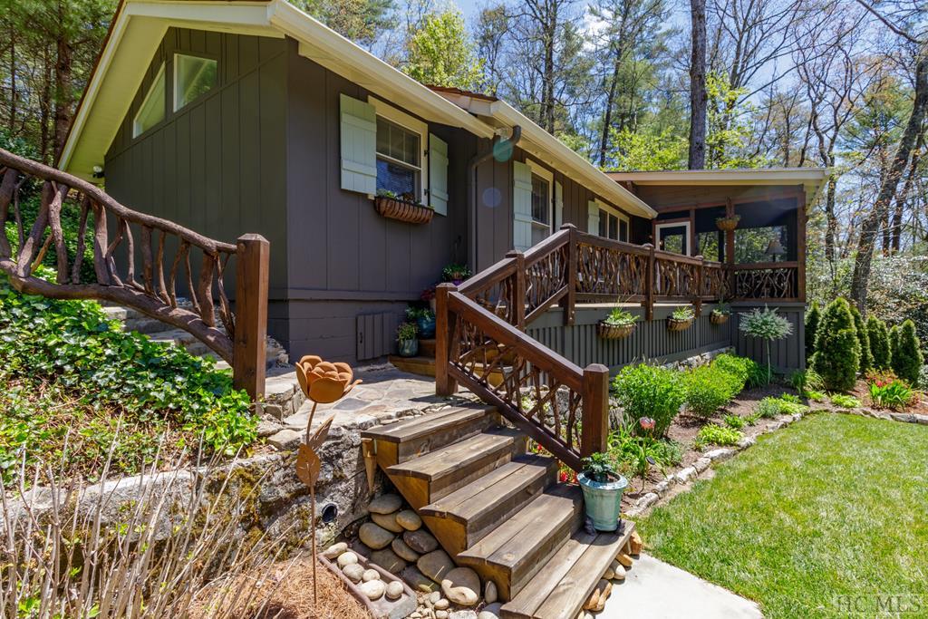 932 Hickory Hill Road Highlands, NC 28741 - Photo 5 of 40 Gallery Image 5