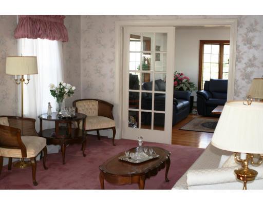14 Bennington Street Needham, MA 02494 - Photo 3 of 5 Gallery Image 3